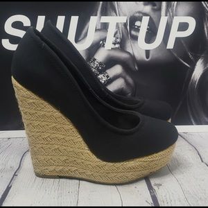 3/$30 MADDEN GIRL BLACK & TAN WOVEN WEDGE